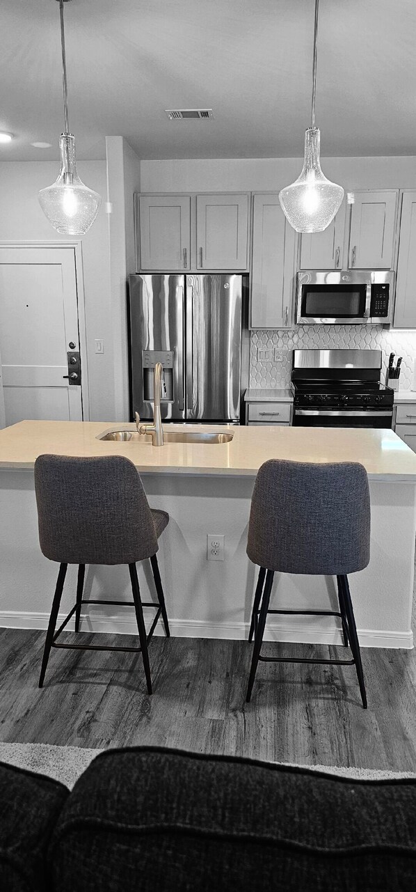 Microwave, oven, stovetop, dishwasher