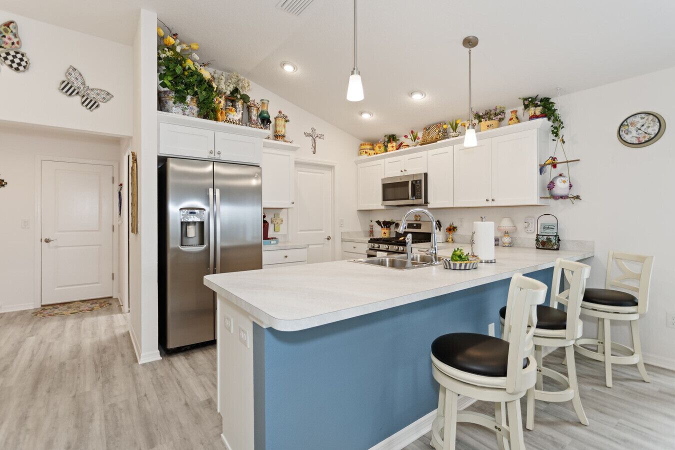 冰箱、微波炉、烤箱、炉灶