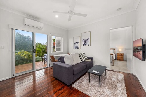 Charming 1-bed Cottage With Garden Retreat