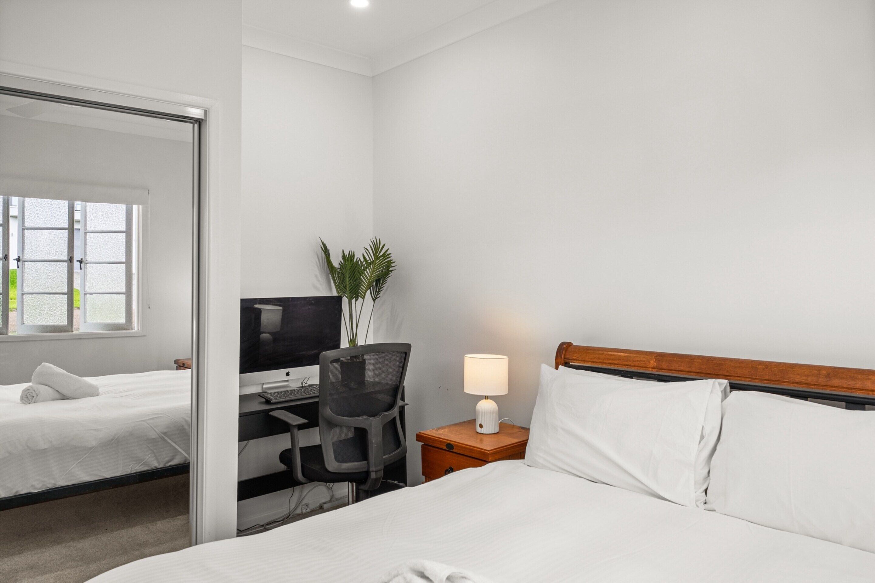 House | 1 bedroom, laptop workspace, iron/ironing board, bed sheets