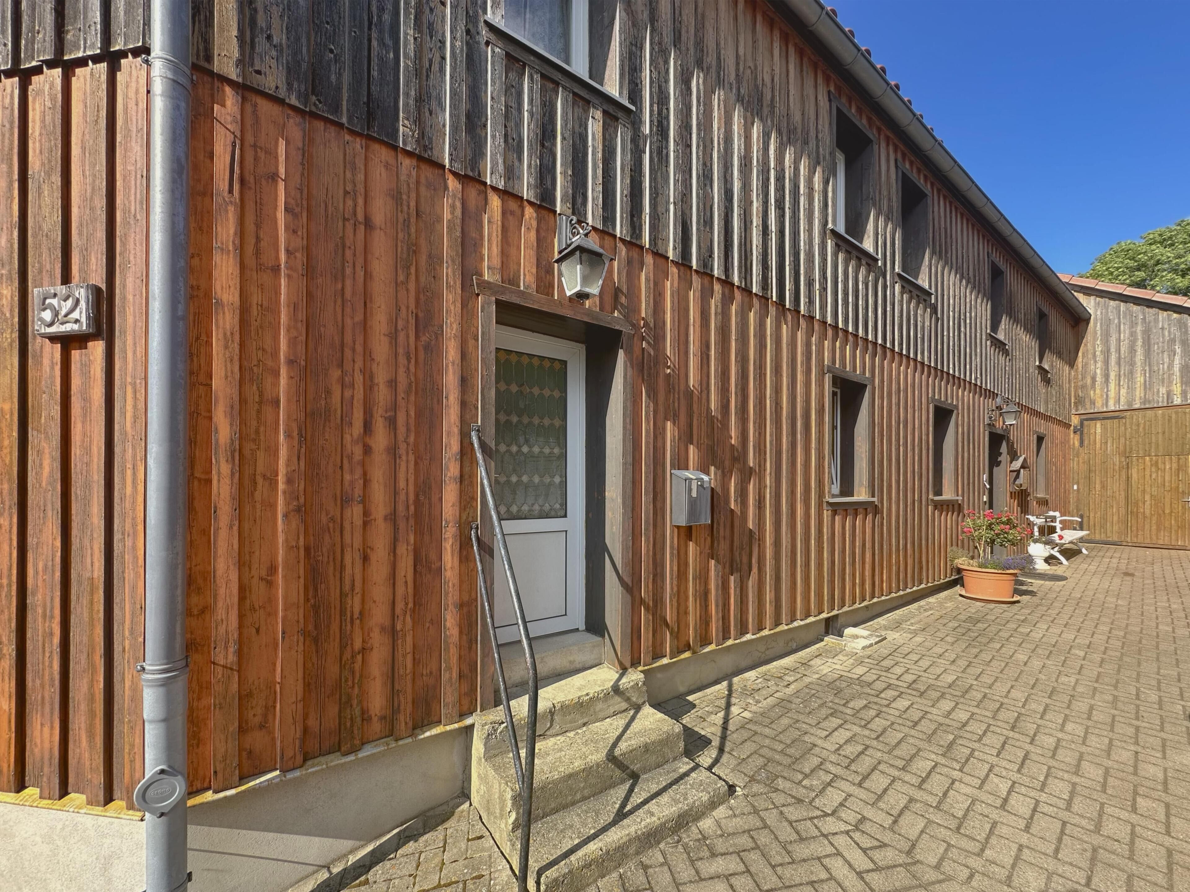 Außenseite Ferienhaus [Sommer]