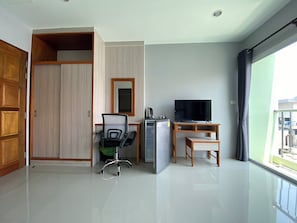 Deluxe Double Room, 1 King Bed, Balcony - ZEN Hotel Patong Beach (Patong)