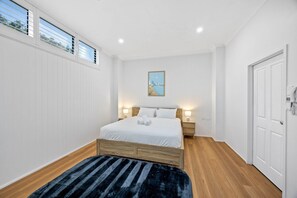 Apartment | 4 bedrooms, iron/ironing board, bed sheets