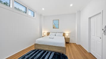 Apartment | 4 bedrooms, iron/ironing board, bed sheets