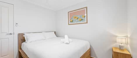 Departamento | 4 habitaciones, tabla de planchar con plancha y ropa de cama