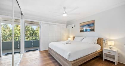 Stylish 4-bed Townhouse With Panoramic Ocean Views