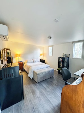 Room, Balcony, Courtyard View