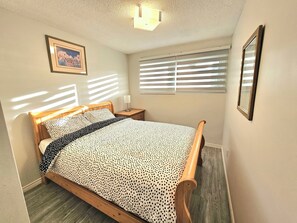 3 عدّة غرف نوم ومكواة/لوح كي وواي فاي مجانًا وملاءات أسرّة