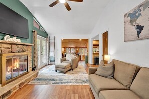 TV, fireplace, offices