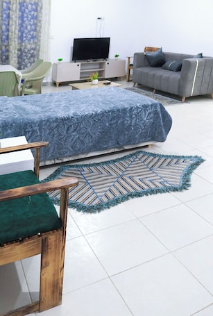 Apartment, 2 Bedrooms, Accessible, Smoking | 2 bedrooms