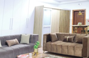 Apartment, 2 Schlafzimmer, barrierefrei, Raucher | Wohnzimmer