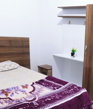 Apartment, 2 Bedrooms, Accessible, Smoking