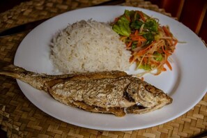 Alimentos y bebidas
