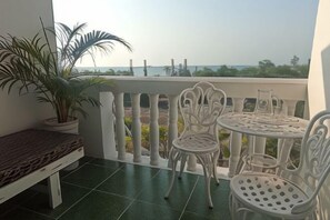 Room - Hawaii Lounge (Sihanoukville)