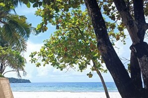 Private beach nearby - Hawaii Lounge (Sihanoukville)