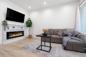 Apartment, 2 Bedrooms, Kitchen | Living room