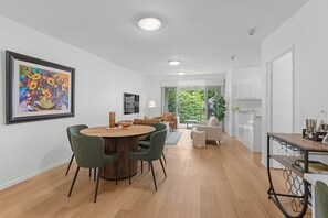 Apartment | Dining