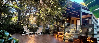 Old Skool Family Holiday House - walk to beach!