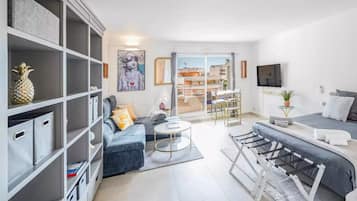 1 Schlafzimmer, Schreibtisch, Bügeleisen/Bügelbrett, Reisekinderbett