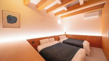 Basic Twin Room | Free WiFi, bed sheets