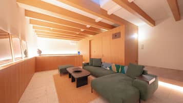 Superior Twin Room | Living area