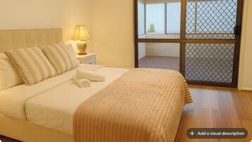 5 bedrooms, iron/ironing board, WiFi, bed sheets