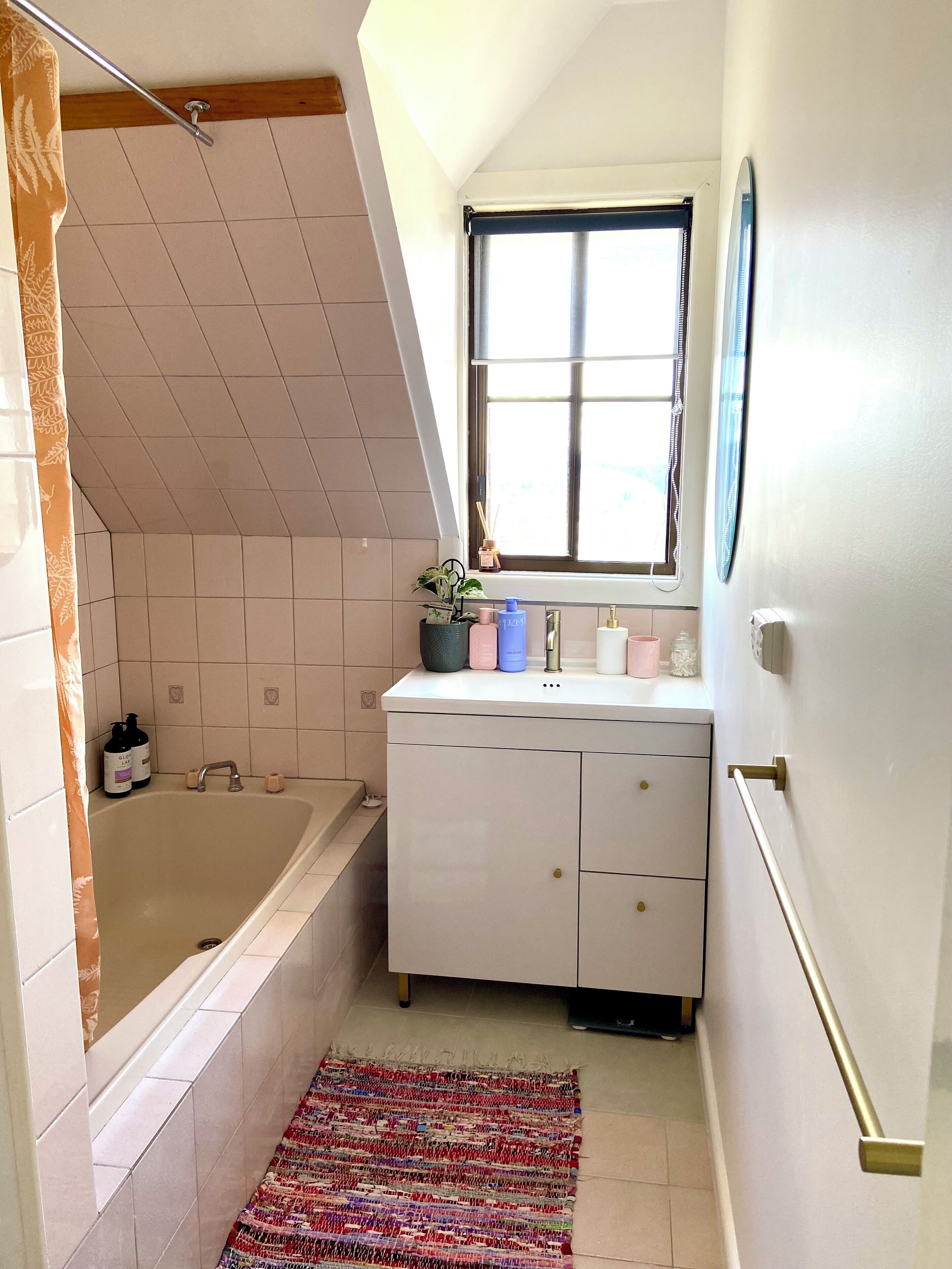 Shower, towels, soap, toilet paper