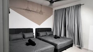 A bedroom with two beds, a ceiling fan, and a window with curtains. - Senai 14pax The Joyous Home Pooltable Airport JPO (Senai)