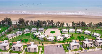 Solar LuxStay Villa - Long Beach