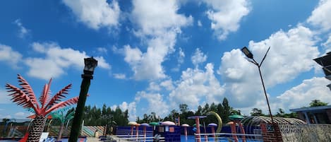 3 piscinas al aire libre