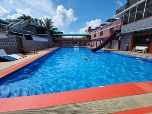 3 outdoor pools