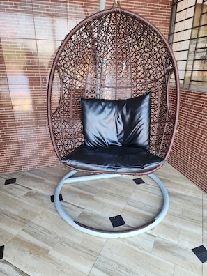 Comfort-Doppelzimmer, Balkon, Poolblick | Schreibtisch, laptopgeeigneter Arbeitsplatz