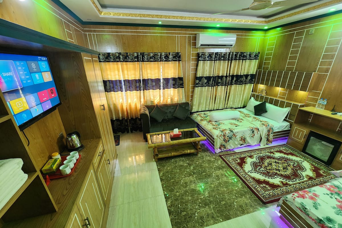 Comfort Double Room, Balcony, Pool View | Desk, laptop workspace