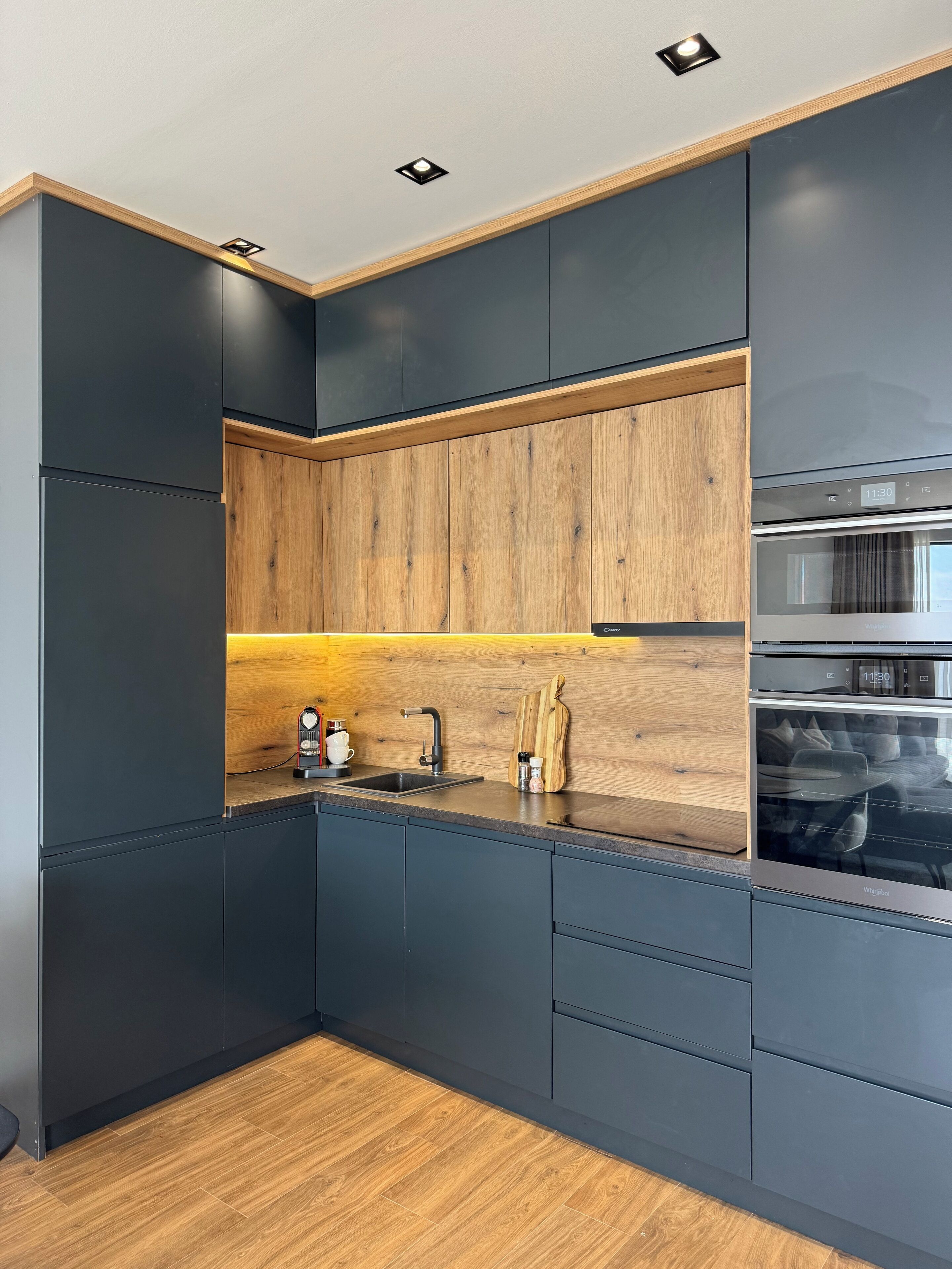 Micro-ondes, four, plaque de cuisson, lave-vaisselle