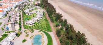 Solar LuxStay Villa - Long Beach