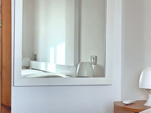 2 quartos, ferros/tábuas de passar roupa, Wi-Fi, roupa de cama