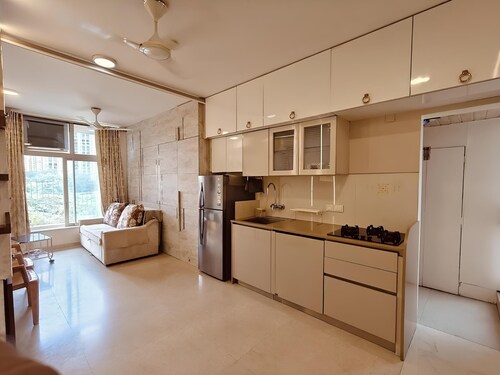Cozy Studio apartment in charming Thane with AC - Pickmyghar