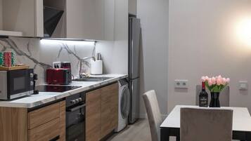 Fridge, microwave, oven, dishwasher