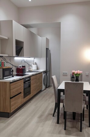 Fridge, microwave, oven, dishwasher