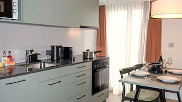 Oven, dishwasher, highchair