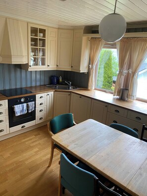 Micro-ondes, four, plaque de cuisson, lave-vaisselle