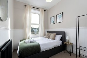Apartment, 4 Bedrooms | 4 bedrooms - Bright 4-bedroom Maisonette in Gateshead (Gateshead)