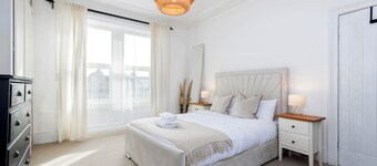 Bright 4-bedroom Maisonette in Gateshead