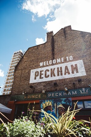 المنشأة من الخارج