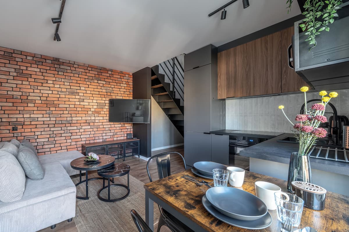 Apartemen (60) | Area keluarga | TV layar datar