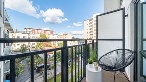 Apartemen (60) | Balkon