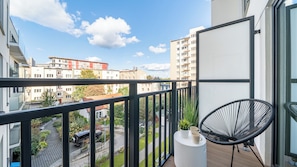 Apartemen (60) | Balkon