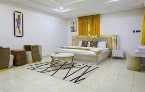 Luxury Apartment, Balcony, City View | Iron/ironing board, free WiFi - Premium Three Bedroom Apartment - Abuja (Abuja)