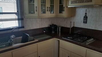 Cookware/dishes/utensils