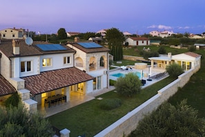 Exterior - Villa Piccolo Paradiso with Heated Pool, Jacuzzi & Sauna (Rovinjsko Selo)